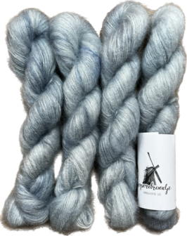 Koperdraadje kid mohair "Baby blues"