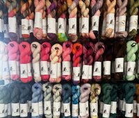 Nieuw project op de naalden, projecten met Fluff DK, bloemen bij de molen